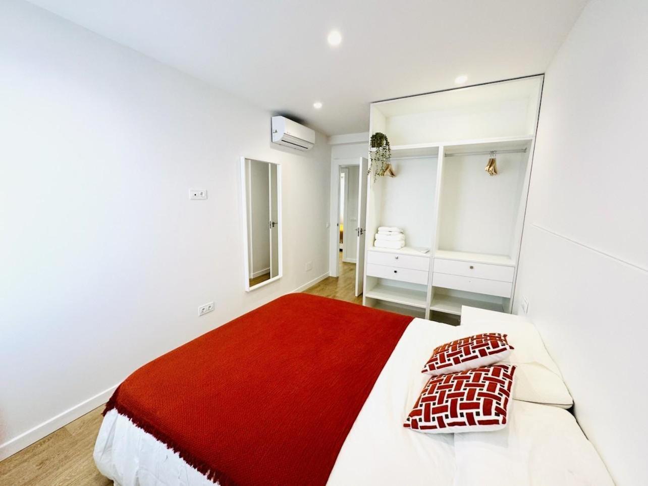 Family Apartment In The Malaga City Center Exterior photo